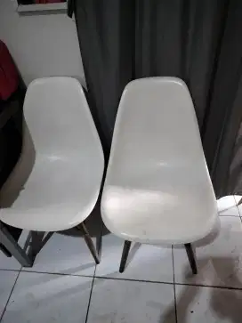 dijual kursi putih bekas