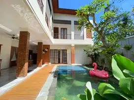 VILLA MEWAH DENGAN KOLAM RENANG DAN JOGLO DI BALECATUR