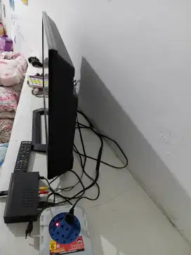 Di jual tv sharp aquos 32 inch bekas