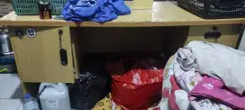 Meja ex kantor pernah di gunain untuk kasir laundry