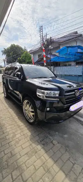 Dijual Toyota Land Cruiser VXR V8 Diesel