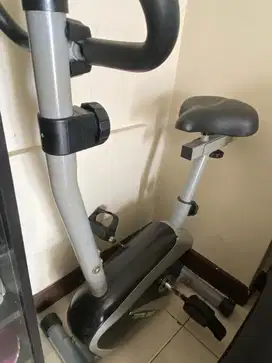 SEPEDA GYM PRAKTIS GUM DI RUMAH