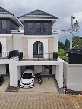 Rumah Mewah Tanah Luas Pudak Payung Banyumanik