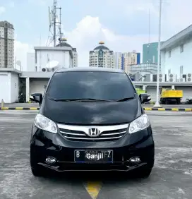 FREED S 1.5 CVT hitam no PR terawat