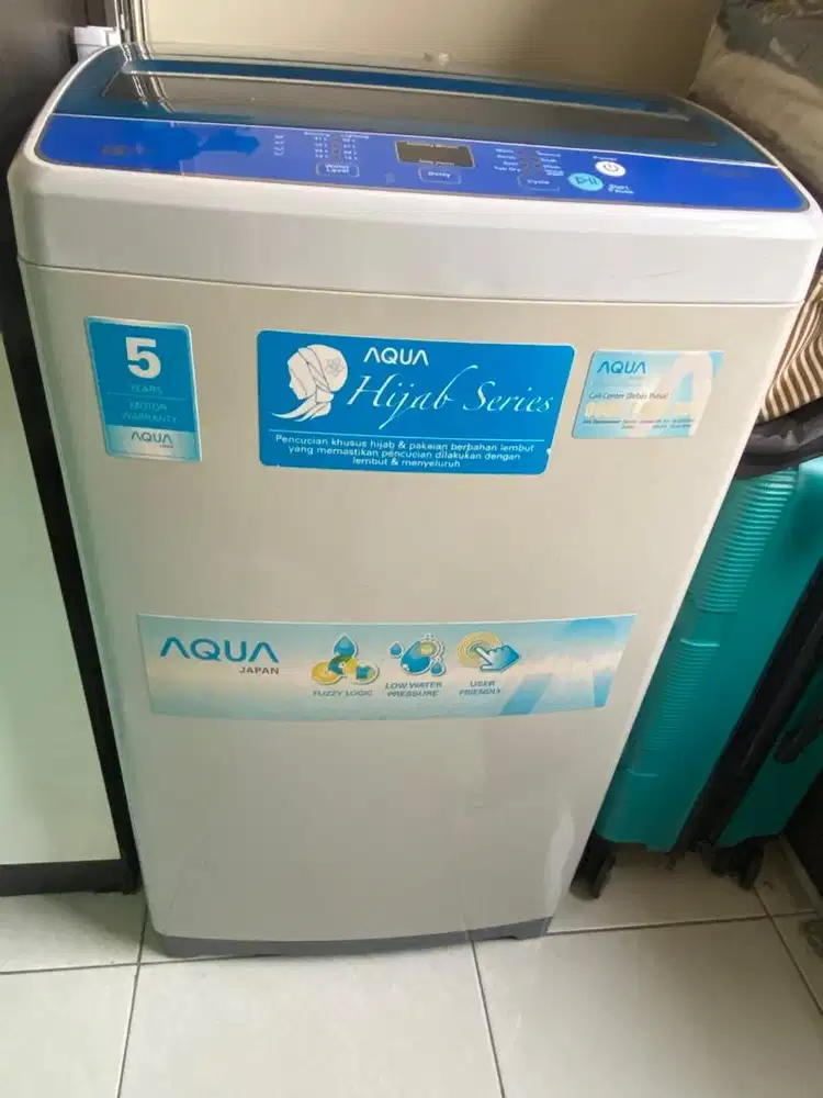 Di jual cepat mesin cuci 1 tabung merek aqua