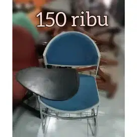 Kursi bekas kampus