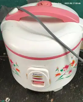Rice cooker miyako normal.Tinggal Pakai