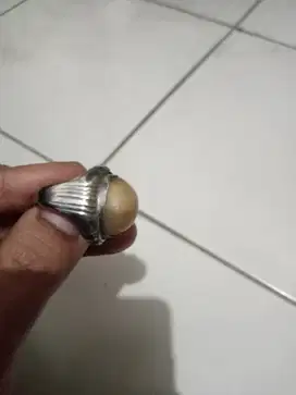 Cincin batu pria
