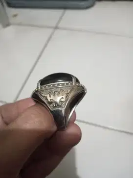 Cincin batu pria