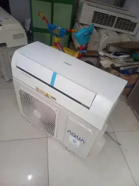 Jual ac 1/2 pk AQUA R32 msih bgus pmkain 6 bln