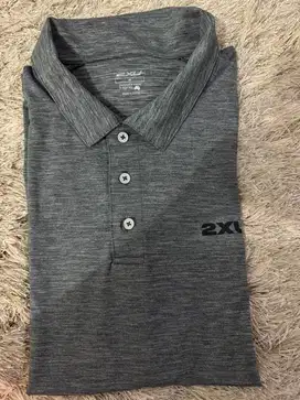 Kaos kerah merk 2XU