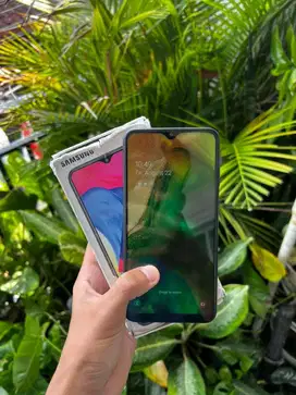 Samsung M10 ram 2/16gb ex sein Fullset Lengkap HARGA NETT