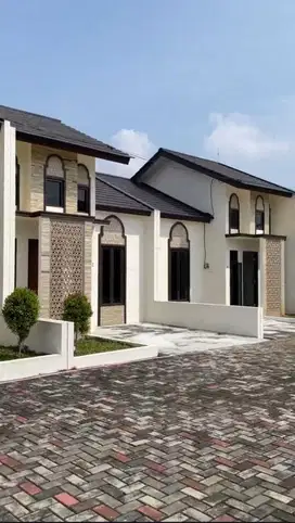 RUMAH AKSES STRATEGIS JALAN UTAMA DEKAT TOL& STASIUN BANGUNAN RMH LUAS