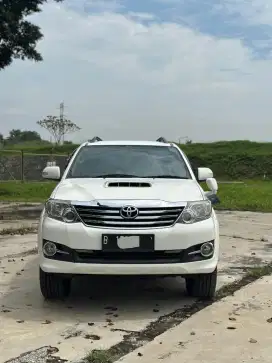 Toyota fortuner vnt diesel 2015  sangat terawat