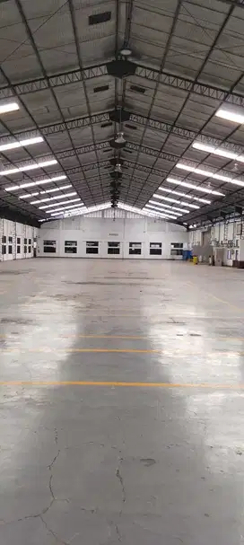 DIJUAL/DISEWAKAN GUDANG STRATEGIS DI JALAN RAYA NAROGONG BEKASI