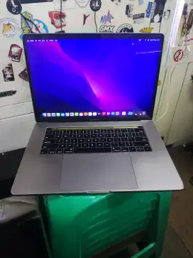 Macbook Pro Touchbar 15inc 2016 Core i7 Ram 16GB/256GB Cc 440