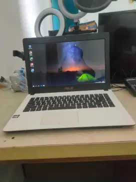 Laptop Asus RAM 10GB normal