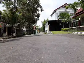 Pekarangan Nempel Jalan 6 Meter, Selatan Kampus UII