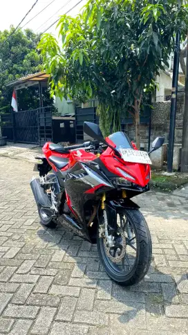 Dijual Honda CBR 150R Non ABS 2022 – Surat Lengkap, Tangerang