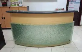 Meja Resepsionis / Front Desk Modern (Bekas)