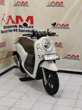 Km 4 Ribu Honda Scoopy prestige tahun 2024 putih Doff