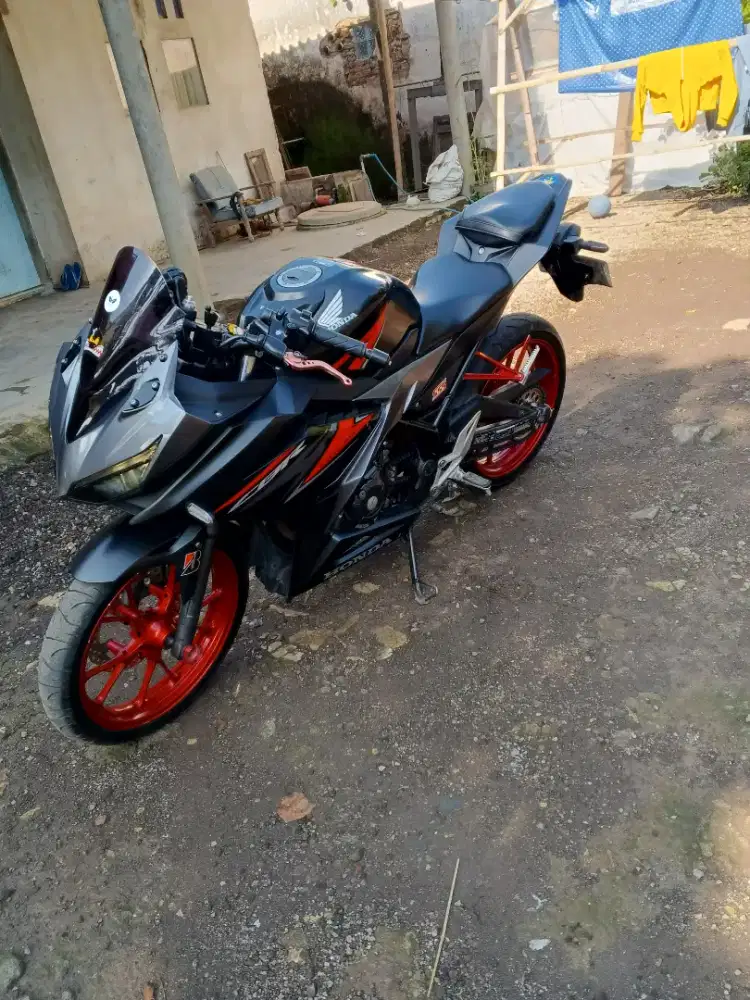 CBR 150R  th 2019 plat n Lumajang