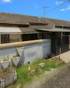 Dijual Rumah Rungkut Mapan Tengah Harga 1m, Dekat Merr, SHM, Lebar 8
