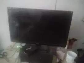 tv LG 24 inch no minus