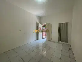 Disewakan Rumah 1 Tingkat di Komplek Cemara Hijau Jalan Metal - Medan
