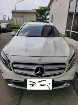 Mercedes Benz GLA 200
