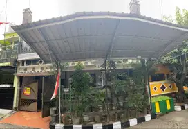 Dijual Rumah 3 Lantai Lokasi Strategis