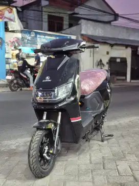 SEPEDA LISTRIK VARILUX PRO KREDIT MODAL KTP SAJA
