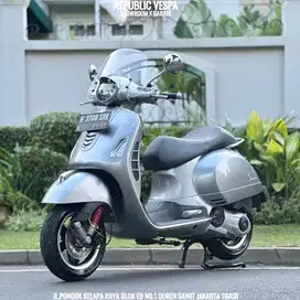 Piaggio Vespa GTS 150 3VIE WARNA ABU-ABU TAHUN 2014 PERFECT CONDITION