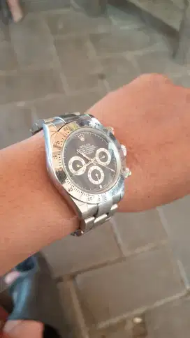 Jam tangan istimewa rolex daytona