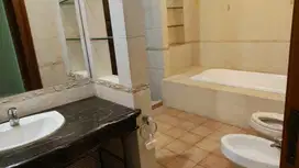 Disewakan Rumah Pondok Indah 650m2 Kolam Renang Semi FF 710 Jt/Th