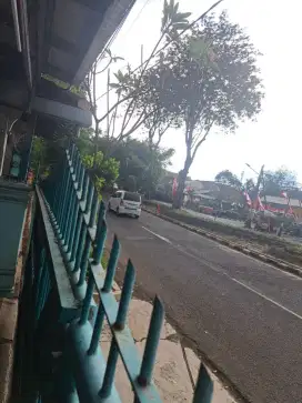 RUMAH JL RUNGKUT ASRI TENGAH, AREA KOMERSIAL