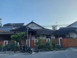 Rumah dalam perumahan jambusari condongcatur utara amikom