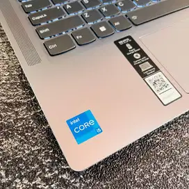 LAPTOP LENOVO SLIM 3 14IAH8 // GARANSI