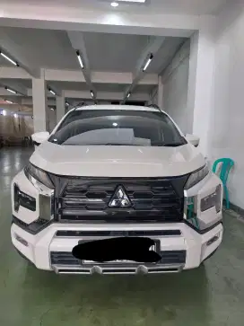 M. XPANDER CROSS PREMIUM PACKAGE 2023/2024