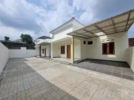 Rumah baru 2 lantai jalan kaliurang KM 9 dekat tengleng gajah
