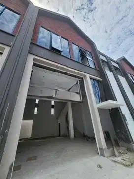 DISEWAKAN GUDANG BIZPARK PIK2 UK 9X30 HOEK UNIT GANDENG 2 SIAP PAKAI