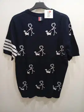 THOM BROWNIE KNITTED SHORT - SLEEVED STICKMAN WALKING THE DOG NAVY SHI