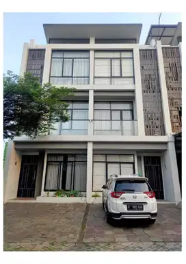 Dijual Rumah Courtyard39 Security 24 Jam Bebas Banjir Hadap Utara