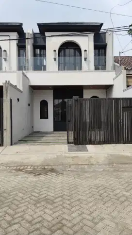 RUMAH MANYAR TIRTOYOSO NEW, ROW JALAN 8 METER
