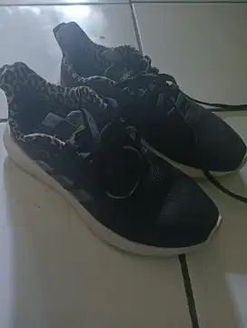 Sepatu Adidas no. 38 ori