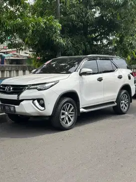 Toyota Fortuner VRZ 2.4 At Diesel 2016 putih favorite termurah