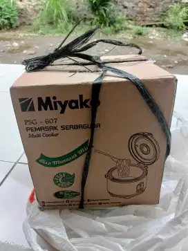 Penanak nasi /magic com