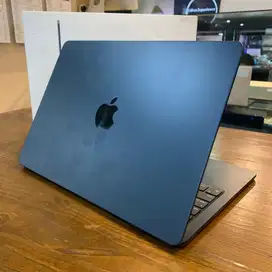 Macbook Air M2 8/256GB 13inch 2022 garansi resmi 1 tahun