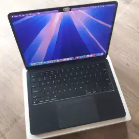 Macbook air m3 2024 ram 8gb ssd 512gb fullset inter like new