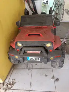 Mobil mainan anak dan baby walker (alat bantu jalan bayi)